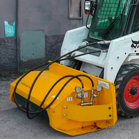 épareuse sur chargeuse bobcat