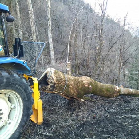 débardage avec un treuil forestier uniforest série E