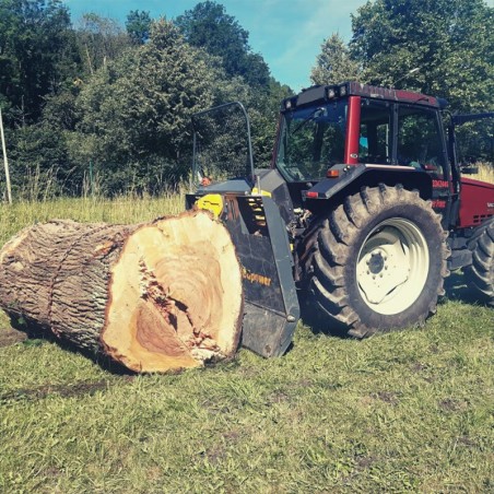 débardage d'un tronc avec un treuil 90 GK Power