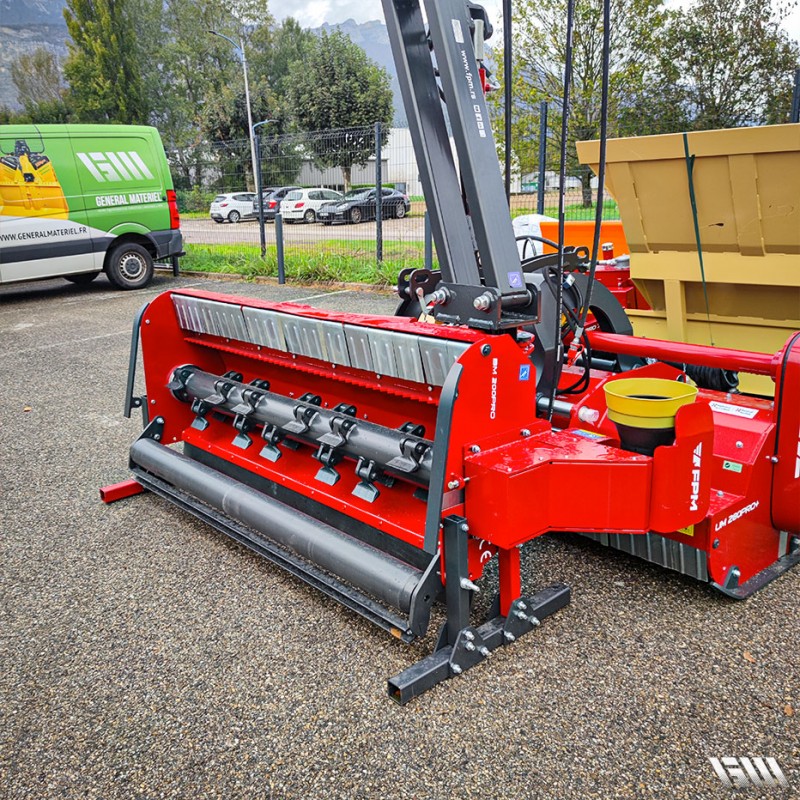 Broyeur pour végétation - Vue de côté
