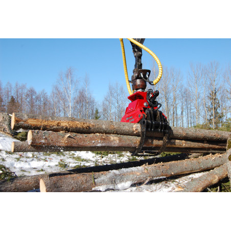 Grappin forestier MECANIL T220 G2 en manutention de grumes
