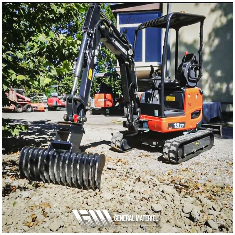 Râteau forestier sur mini pelle